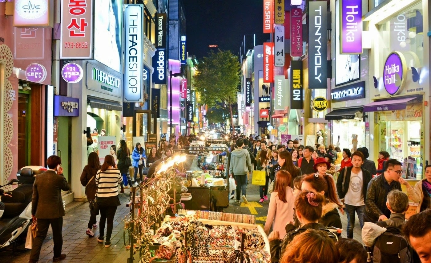Mua sắm ở con phố Myeongdong