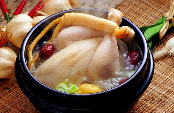 Canh gà tần sâm Samgyetang Hàn Quốc