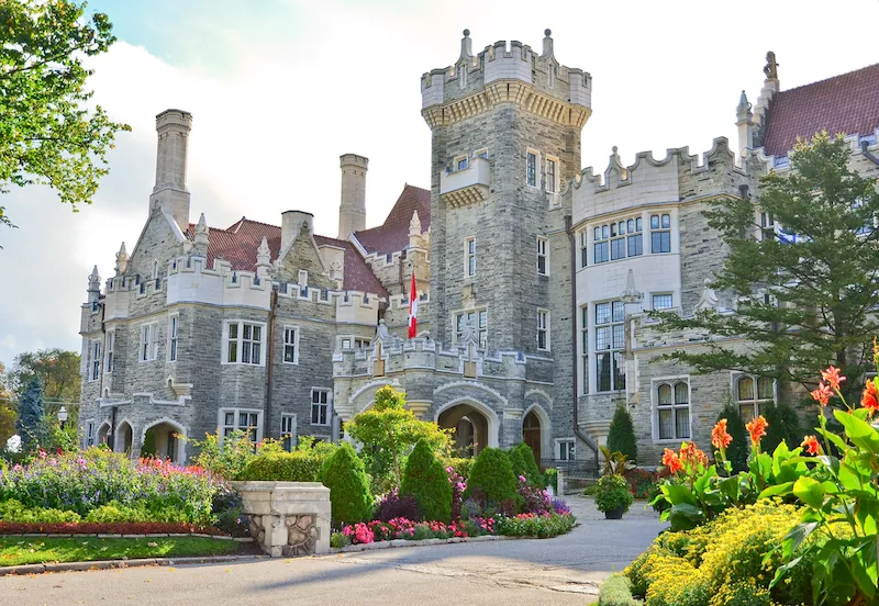 Lâu đài như bước ra từ cổ tích ở Canada