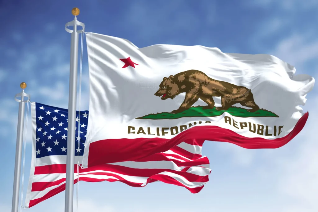 Dòng chữ “Cộng hòa California” trên lá cờ