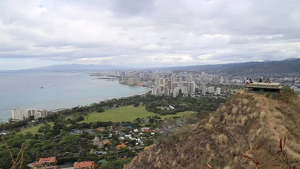Vé đi Honolulu: chọn sân bay HNL và hành trình phù hợp
