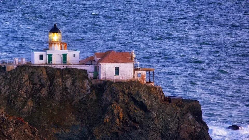 Point Bonita Lighthouse: kiểm tra lịch mở trước khi đi
